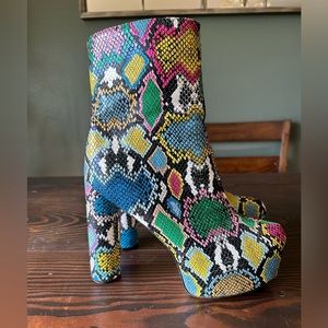 Stupmary’s Women’s platform snake skit multi color boots